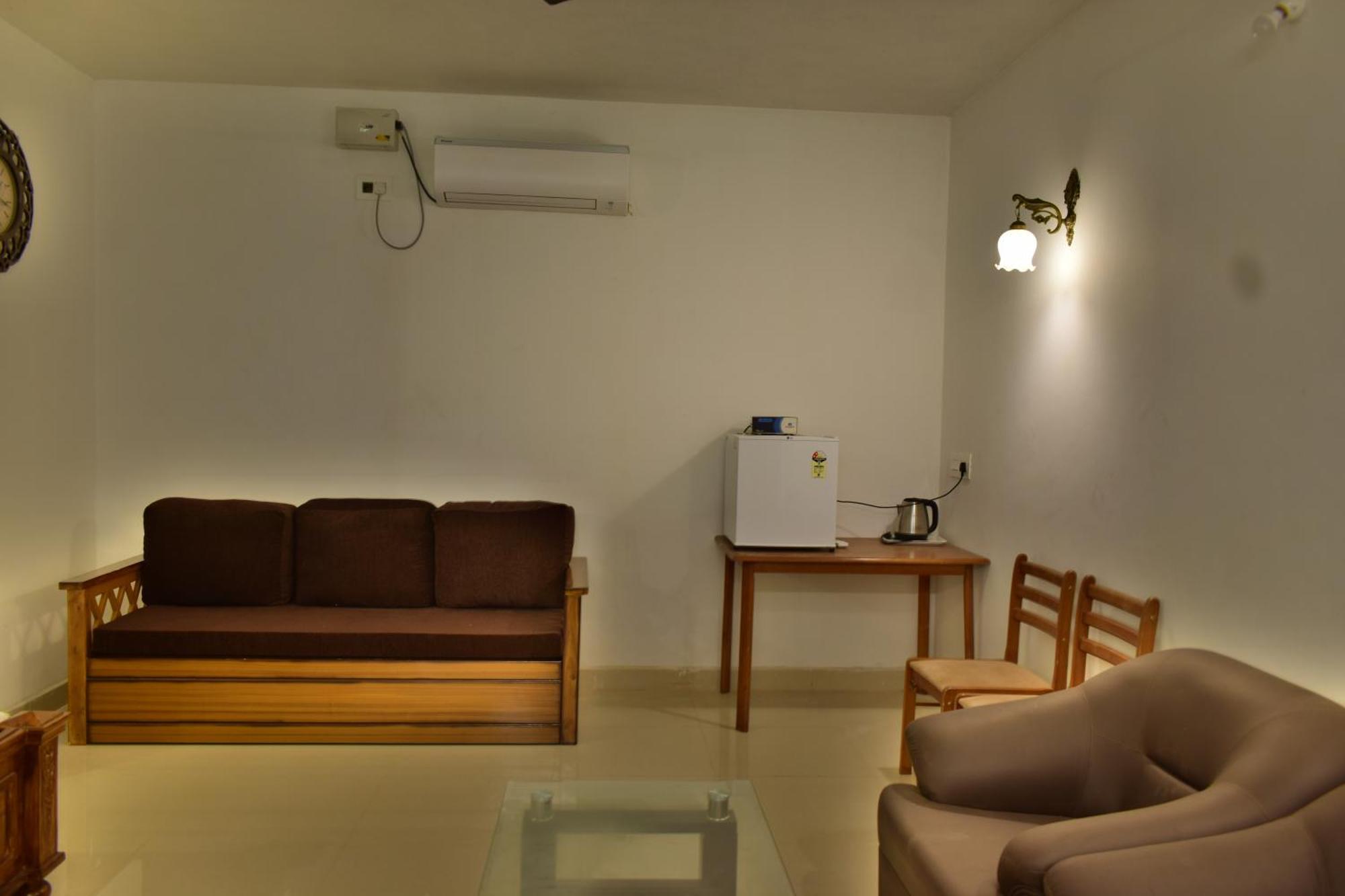 Silent Waters Resorts Yelagiri Exteriör bild