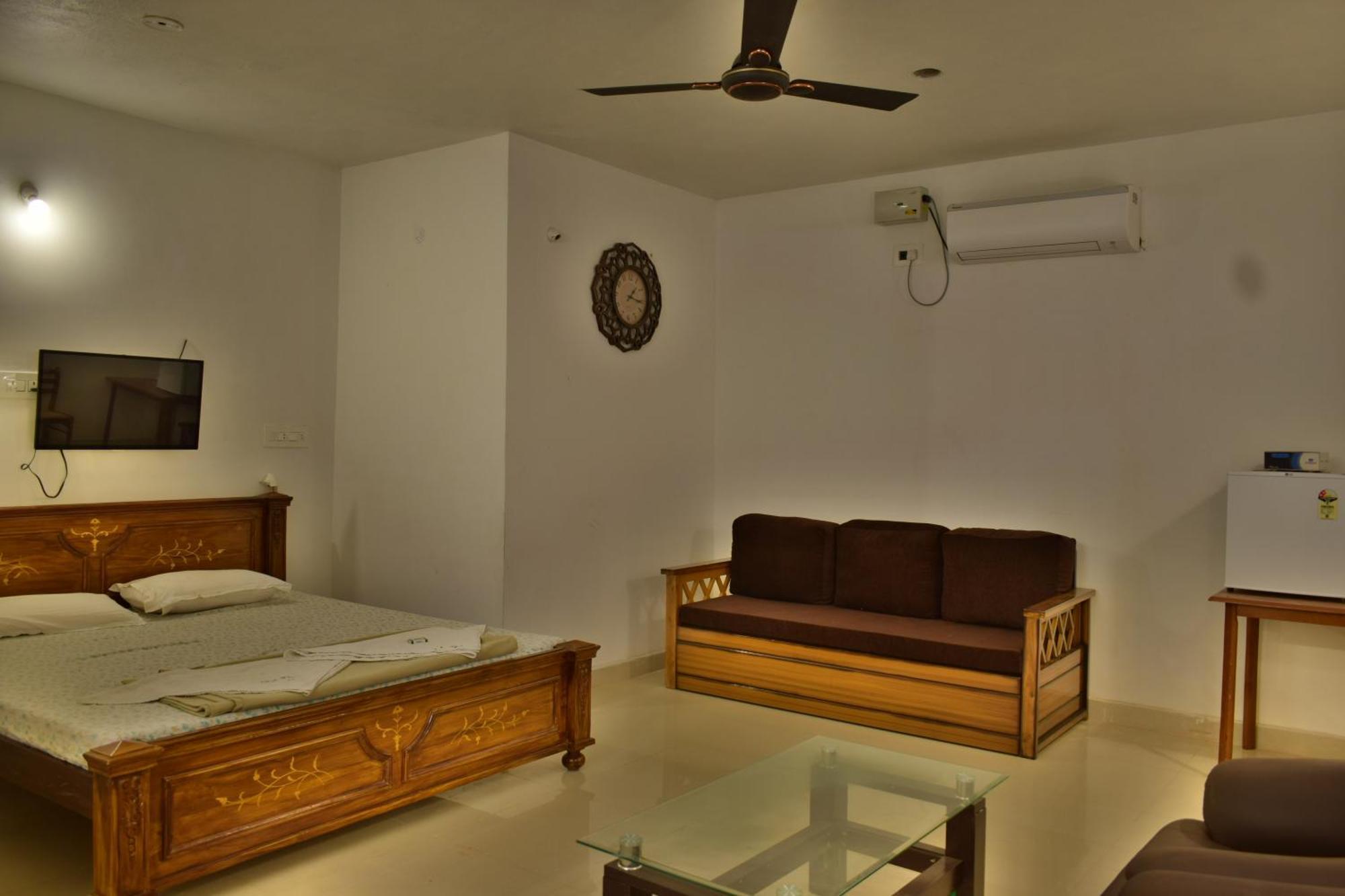 Silent Waters Resorts Yelagiri Exteriör bild