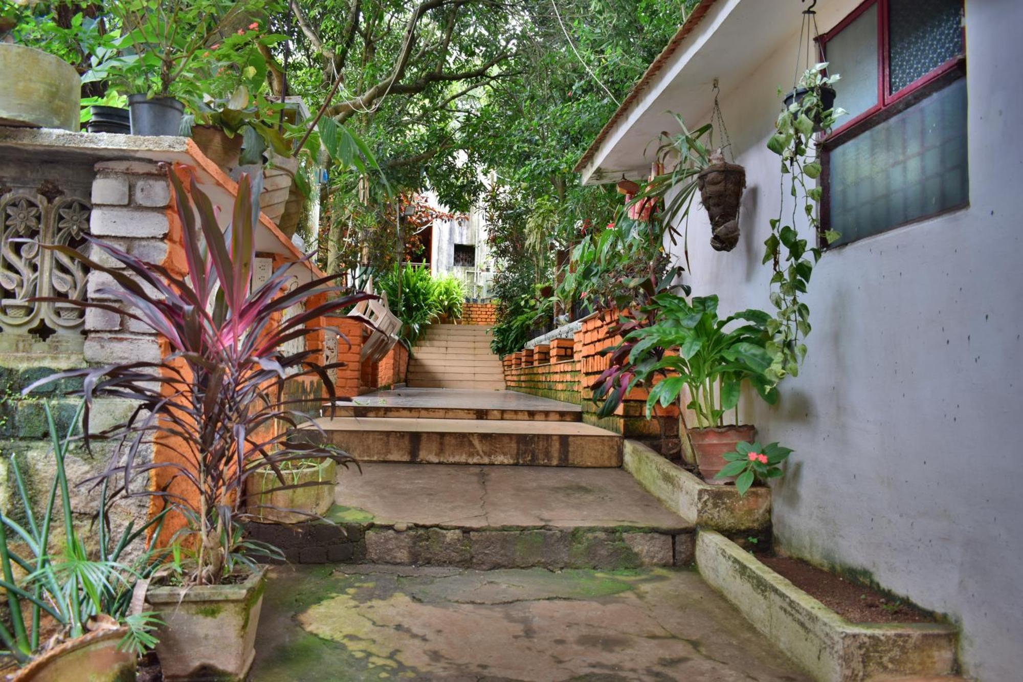Silent Waters Resorts Yelagiri Exteriör bild