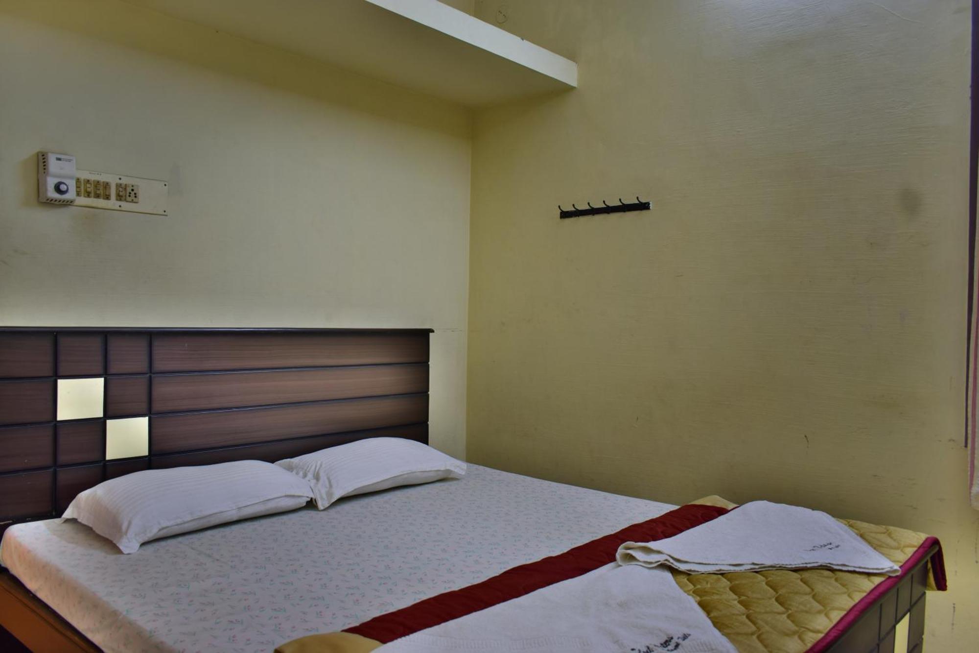 Silent Waters Resorts Yelagiri Exteriör bild